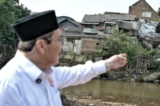 Suswono Tinjau Revitalisasi Sungai Ciliwung: Siapkan Solusi Tuntas Banjir Jakarta! 