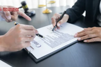4 Hak Karyawan Kontrak Menurut UU Cipta Kerja